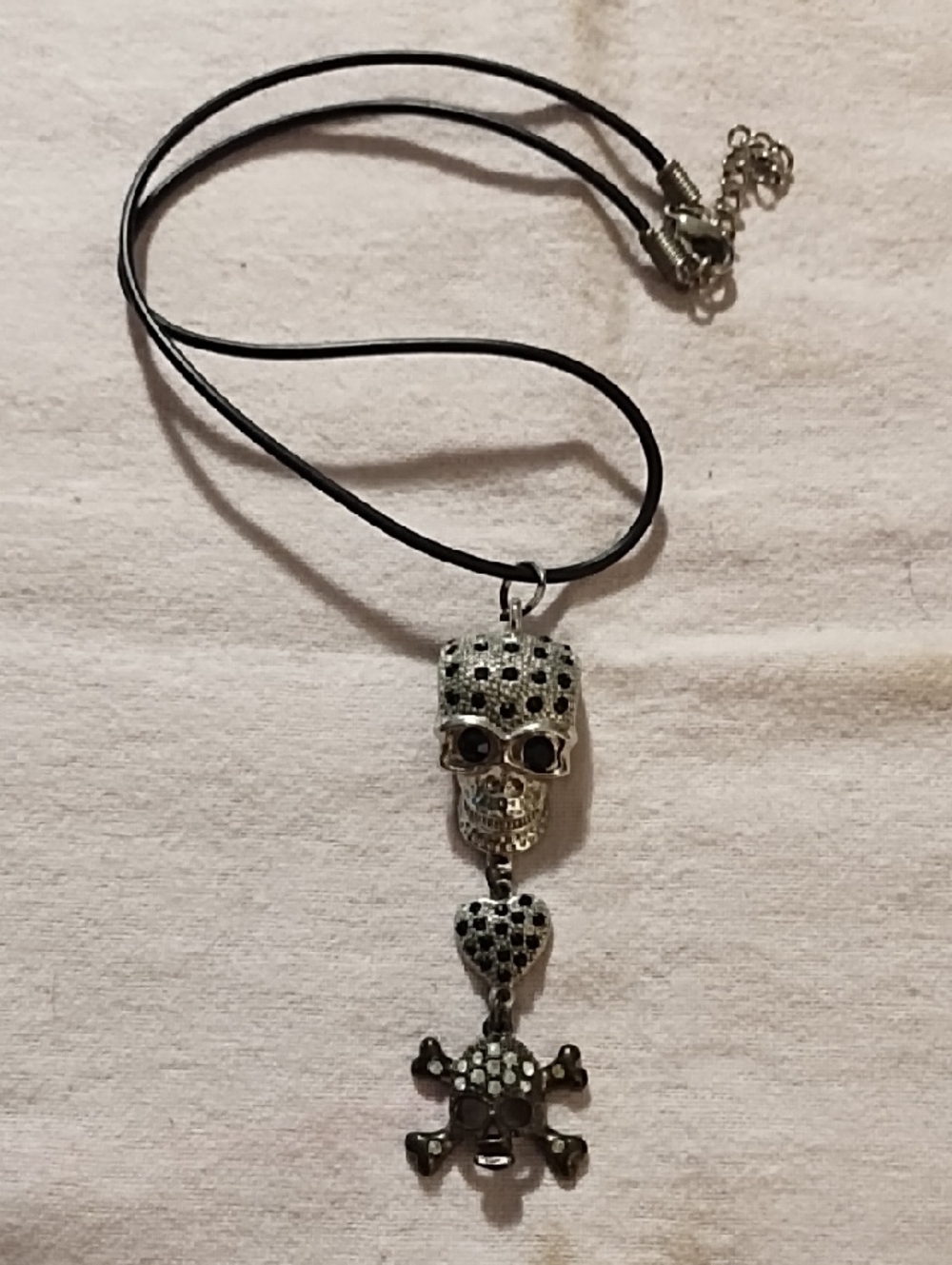 🇺🇸 Clearance Crystal Skull & Crossbones Pendant Necklace in Black and Silver